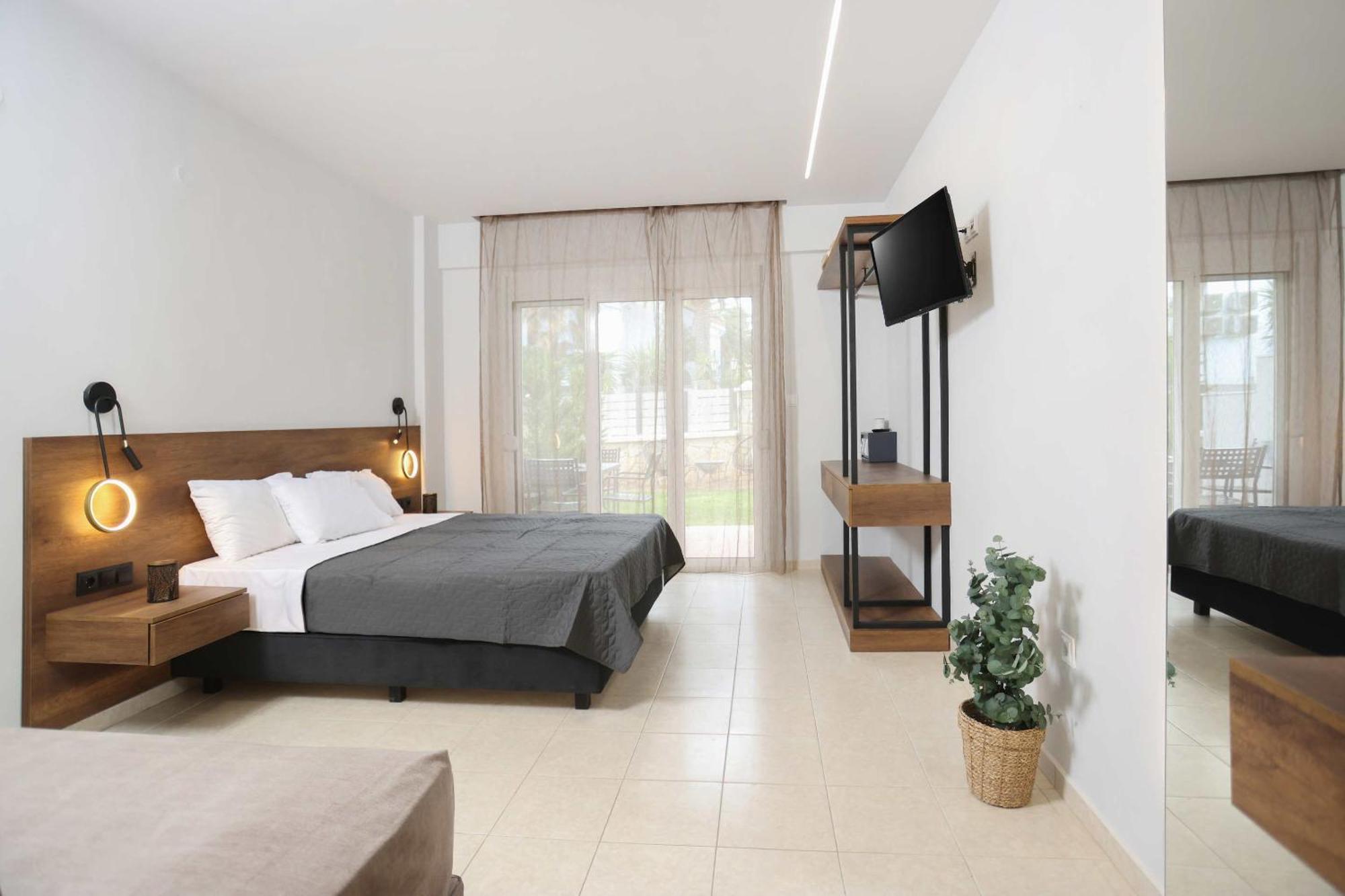 Danae Comfort Living Pefkochori Exterior photo