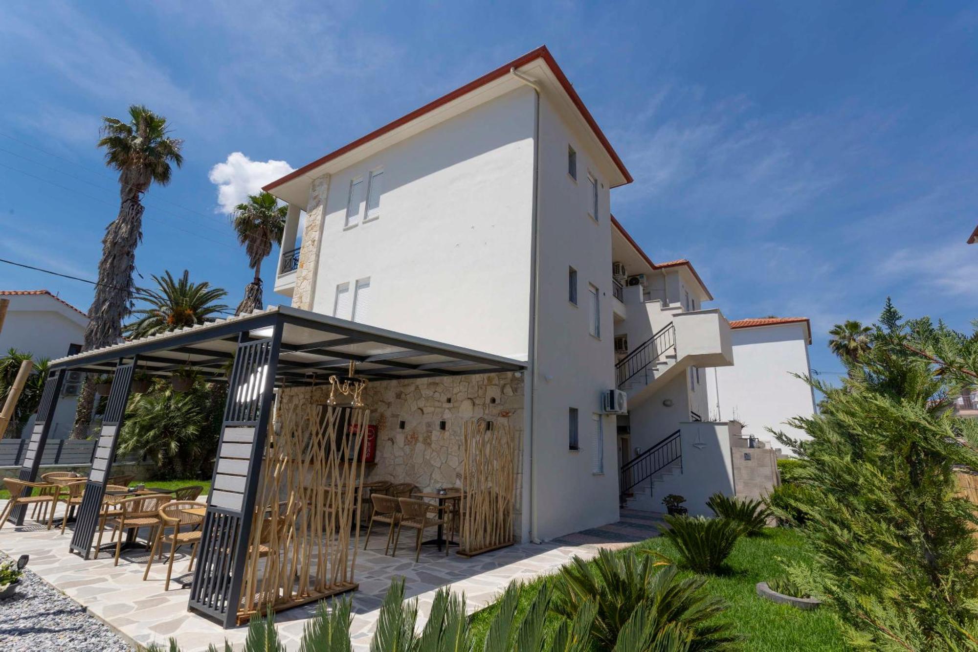 Danae Comfort Living Pefkochori Exterior photo